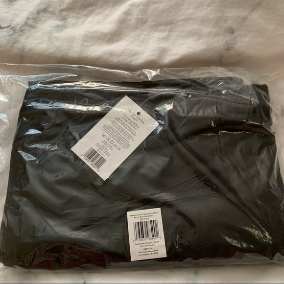 Beyond Yoga Hidden Pocket Infinity Scarf - Picture 3 of 4